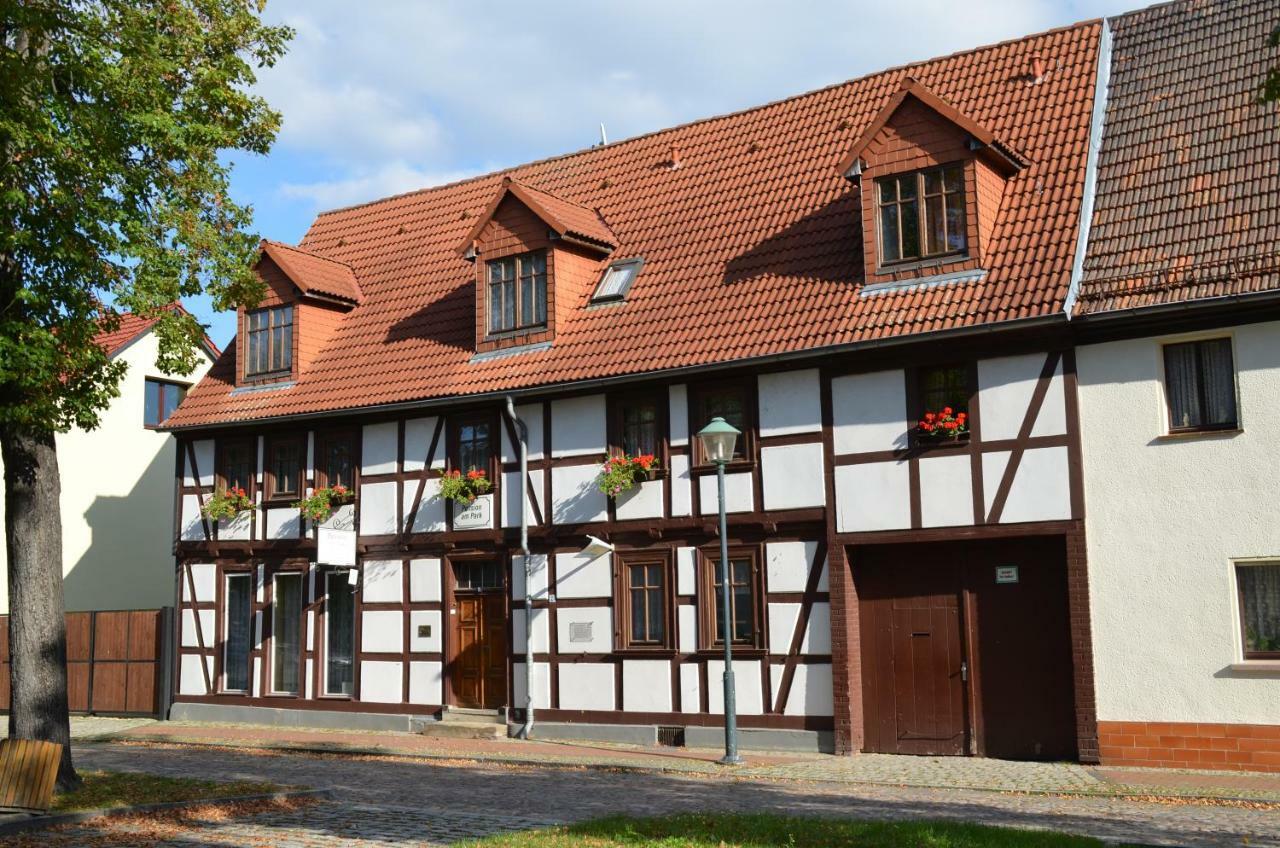 Pension Am Park Wörlitz Екстериор снимка