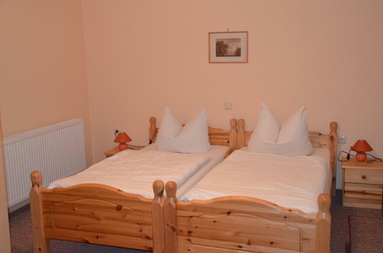 Pension Am Park Wörlitz Екстериор снимка